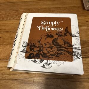 Vintage 1983 Simply Delicious Mariam Hospital Providence Rhode Island Women